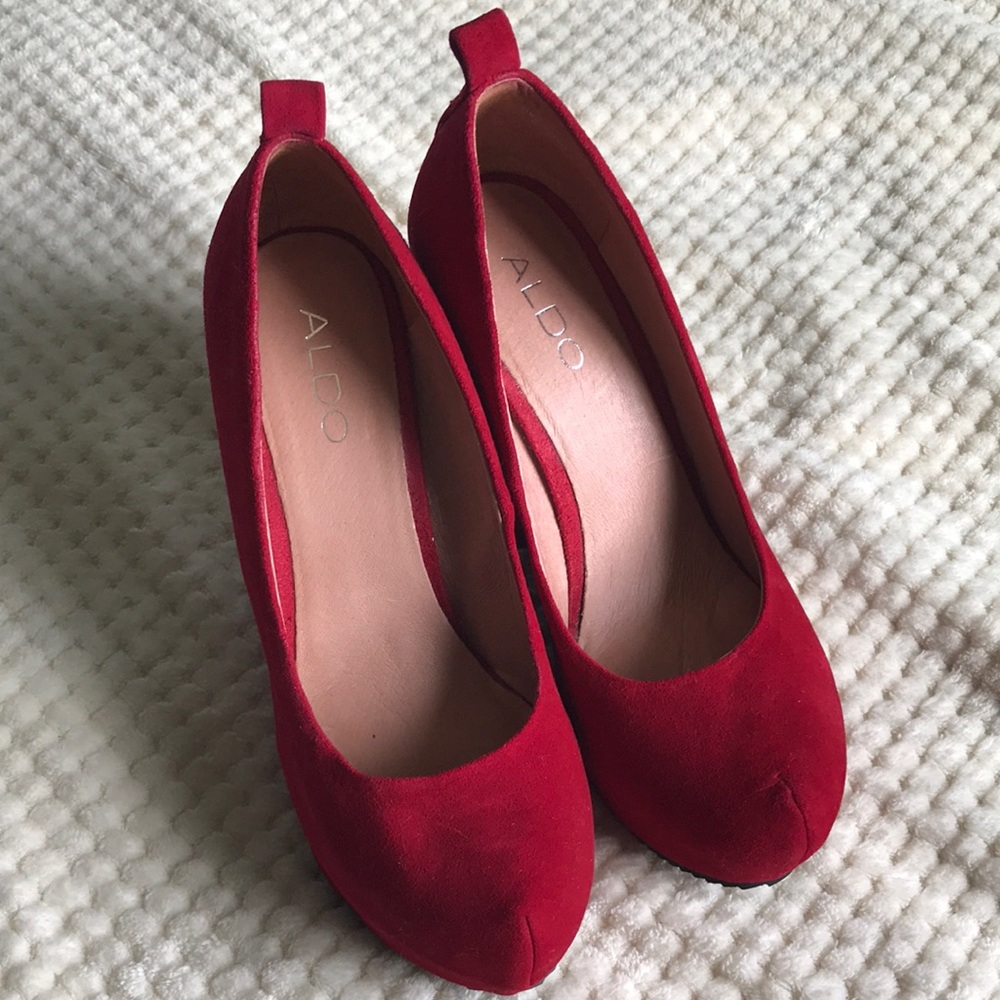 ALDO red suede Calcagni wedge shoes Size 38 Never worn Great Condition.